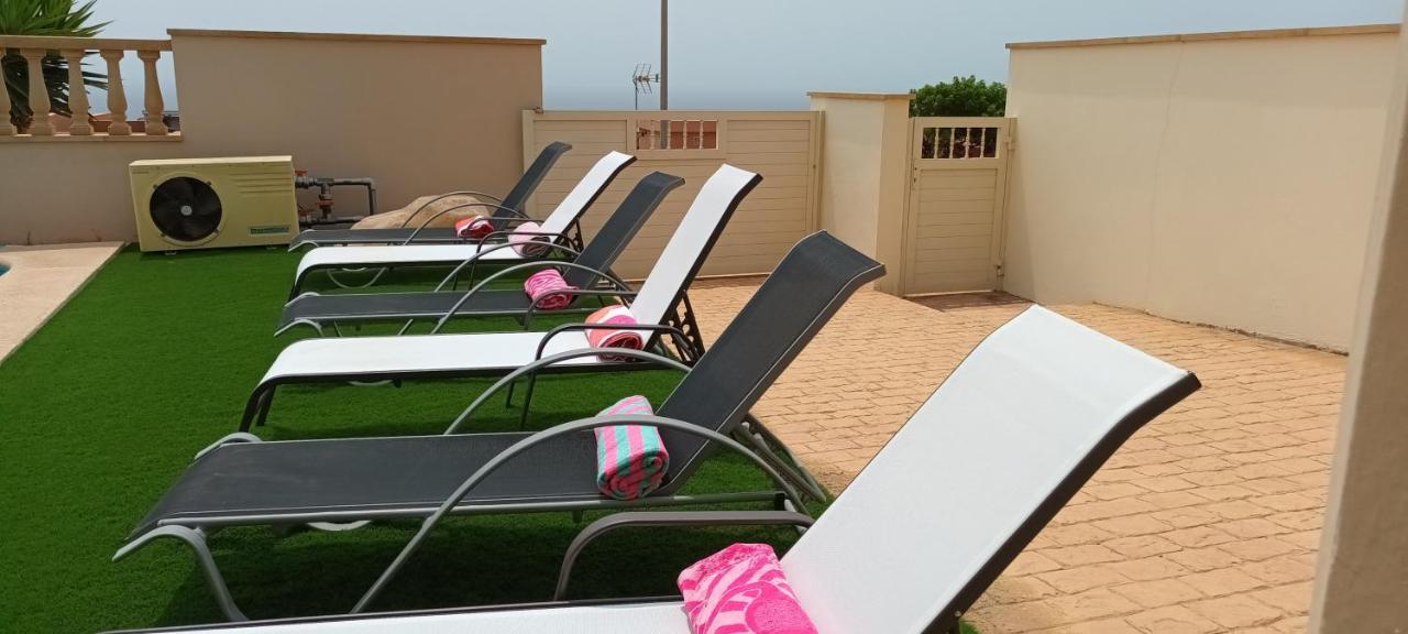 Beautiful, Spacious Villa, Heated Pool, Sleeps Eight, With Quality Furnishings Caleta De Fuste Exterior photo